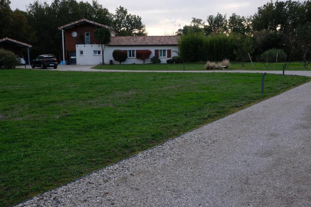 La Planette Bed & Breakfast Aussonne ภายนอก รูปภาพ