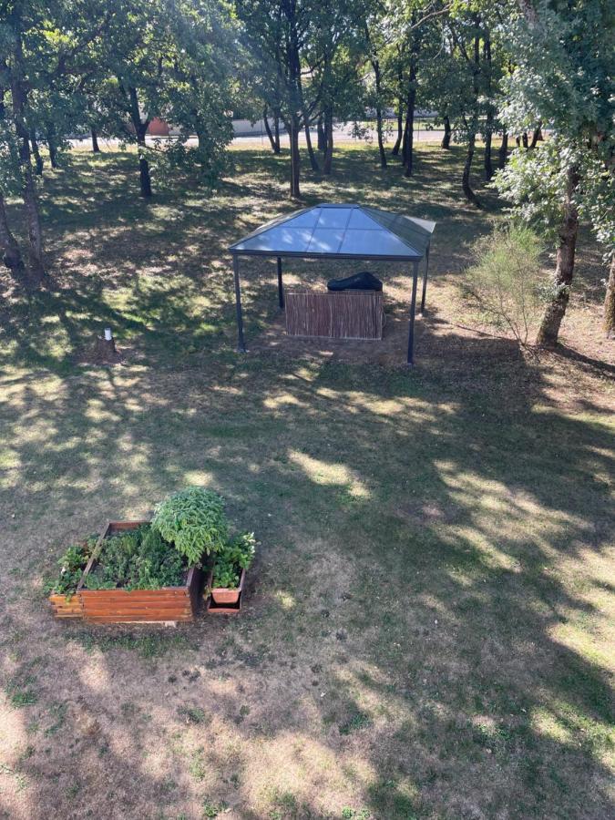La Planette Bed & Breakfast Aussonne ภายนอก รูปภาพ